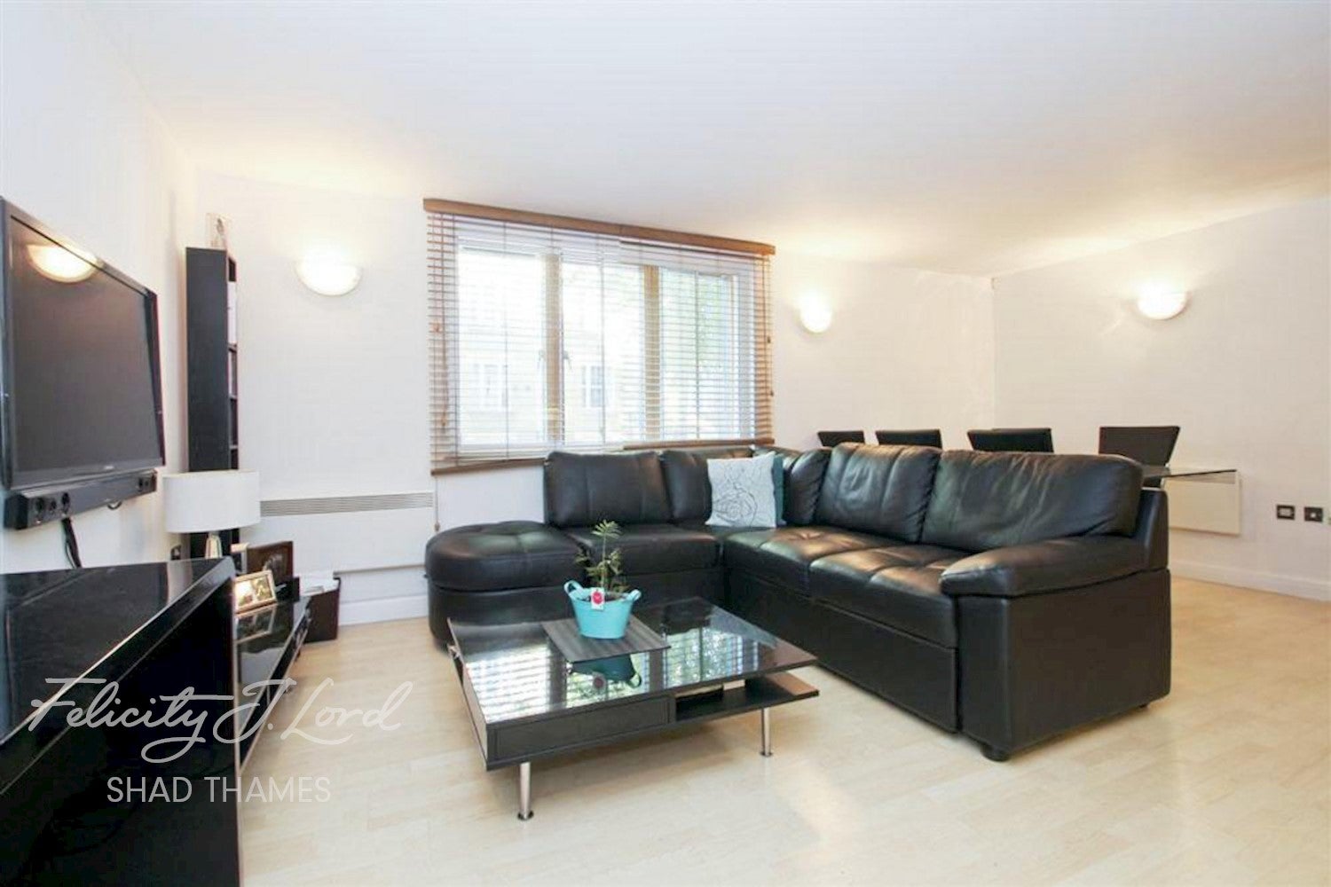 Flat Lafone Street in Greater London
