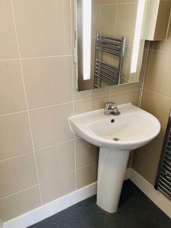 Room Somers Crescent in City of Westminster