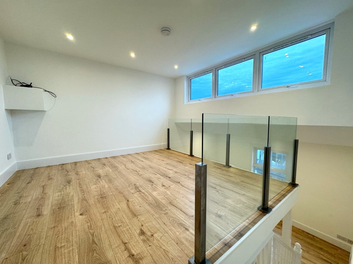 Flat Tottenham Lane in Greater London
