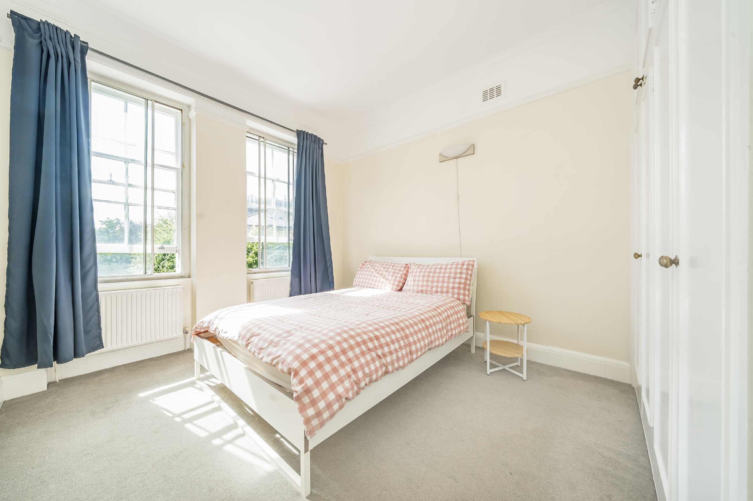 Flat Edith Villas in Greater London