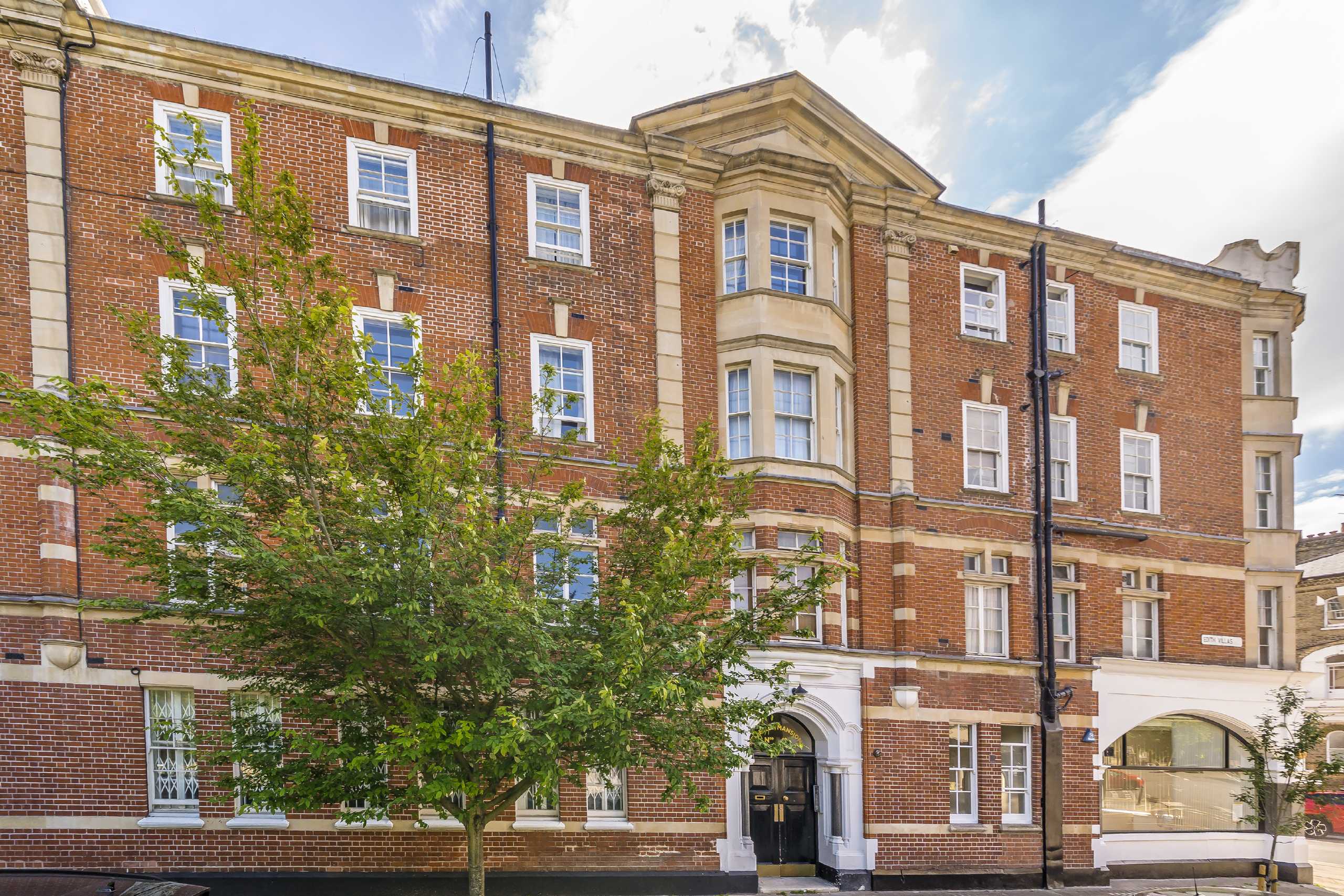 Flat Edith Villas in Greater London