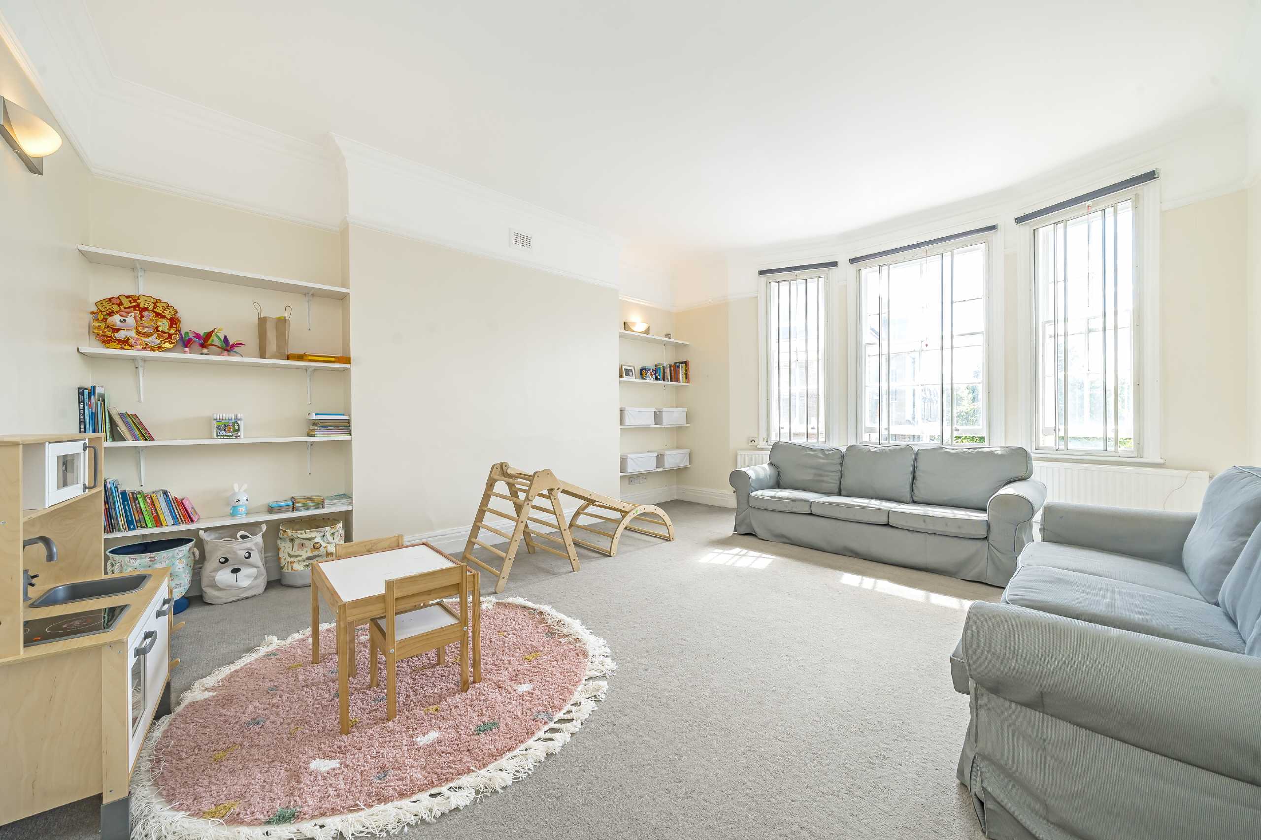 Flat Edith Villas in Greater London