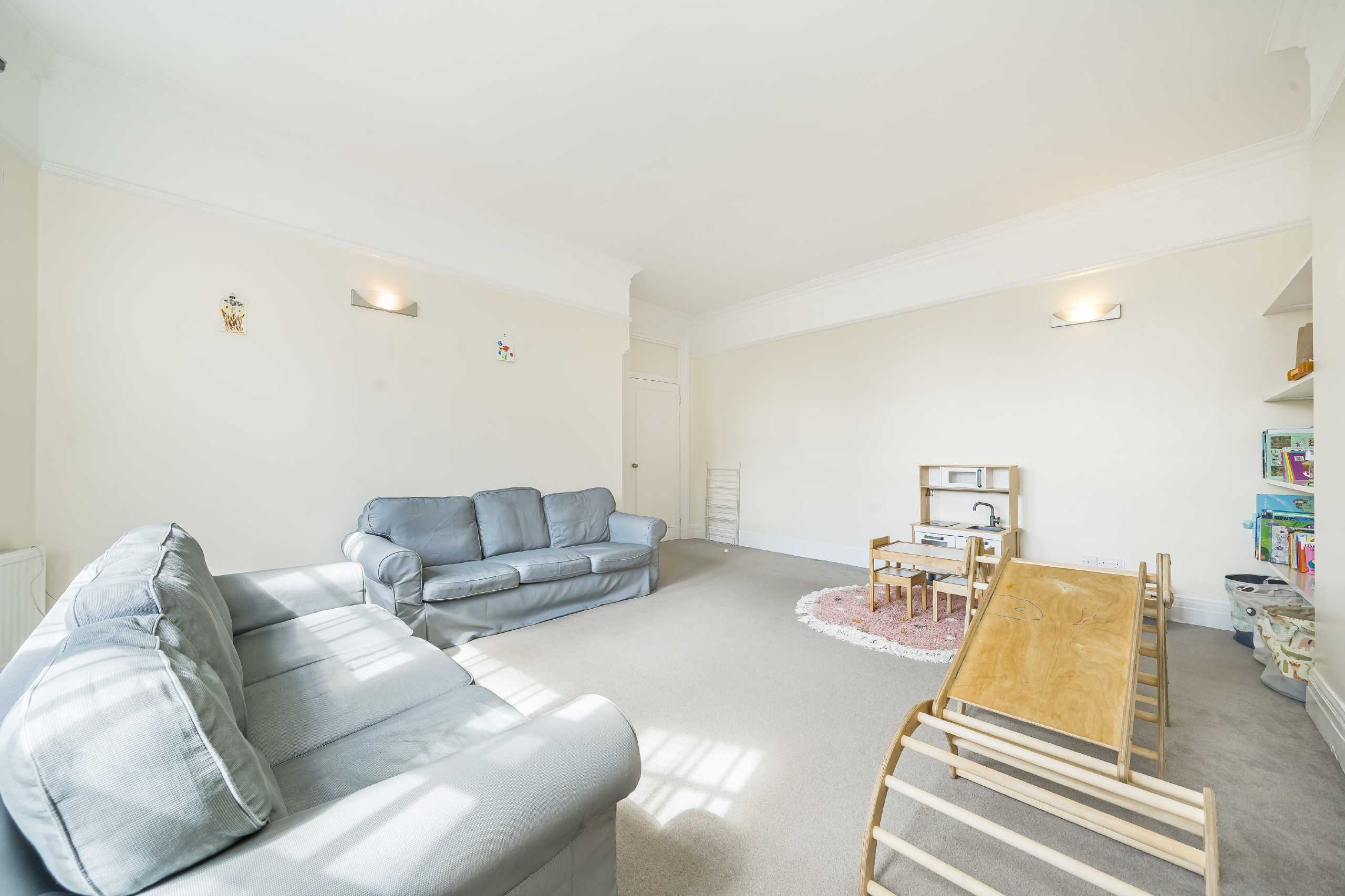 Flat Edith Villas in Greater London