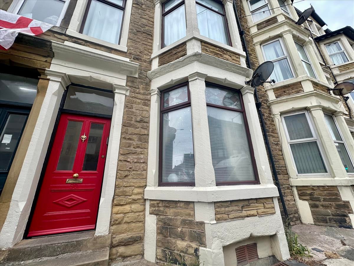 Flat Regent Road in Lancaster