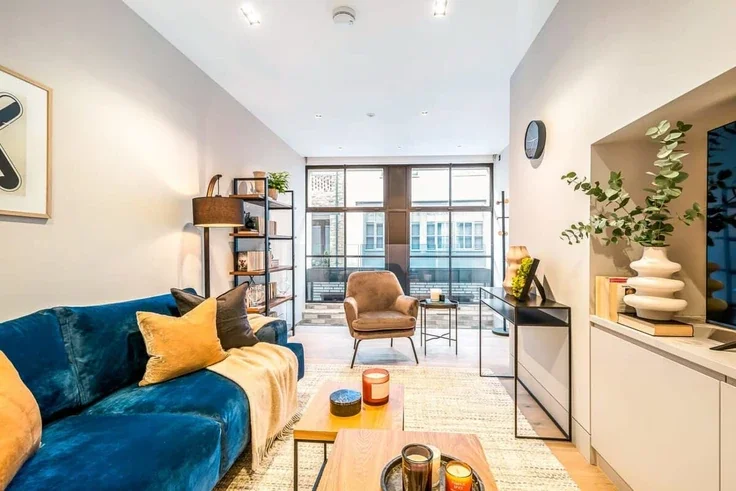 Flat King's Mews in Greater London