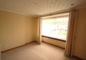 House Kenmure Gardens in Bishopbriggs