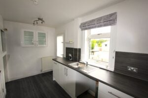 House Kenmure Gardens in Bishopbriggs