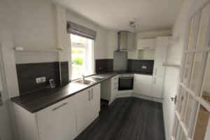 House Kenmure Gardens in Bishopbriggs