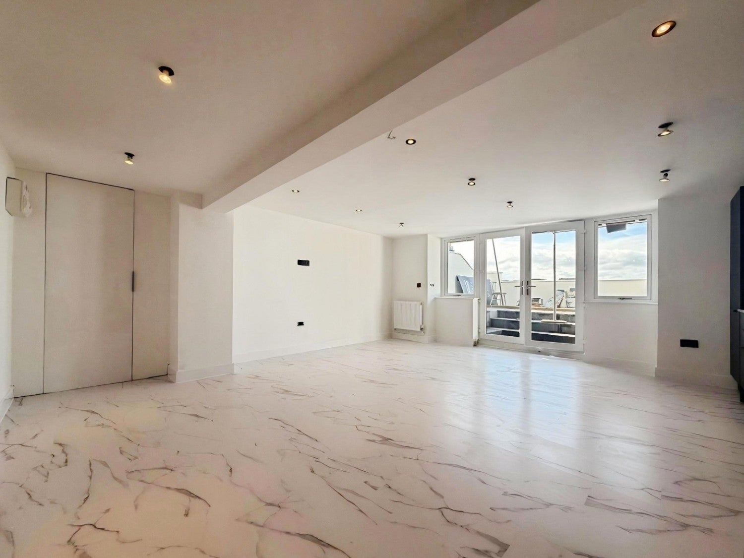 Flat Sandgate Esplanade in Folkestone and Hythe District