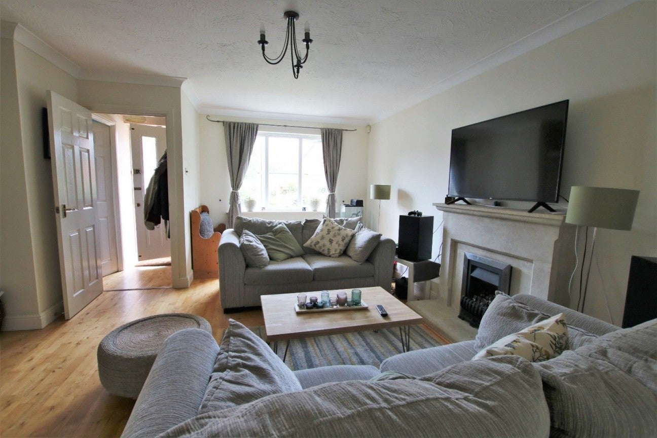 House Montague Close in Wokingham