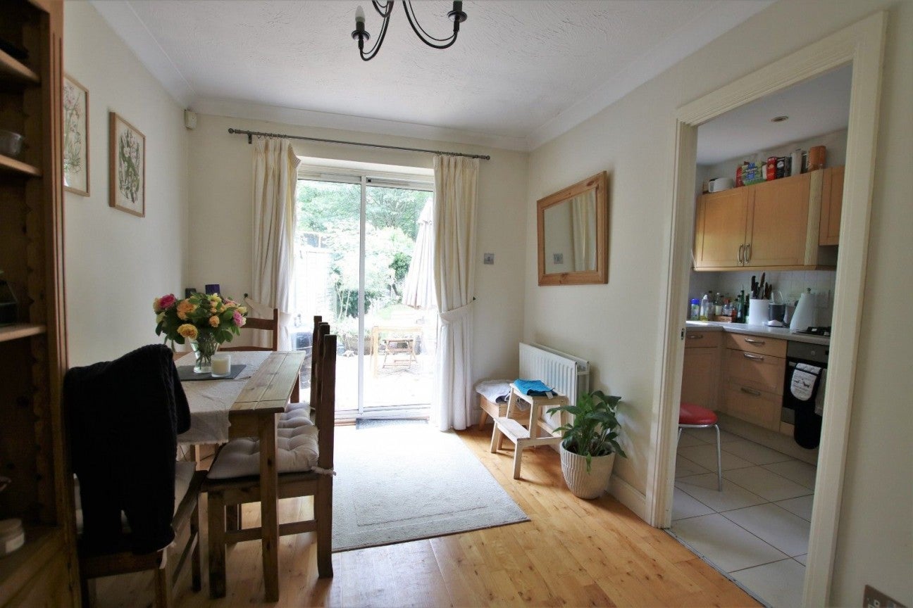 House Montague Close in Wokingham