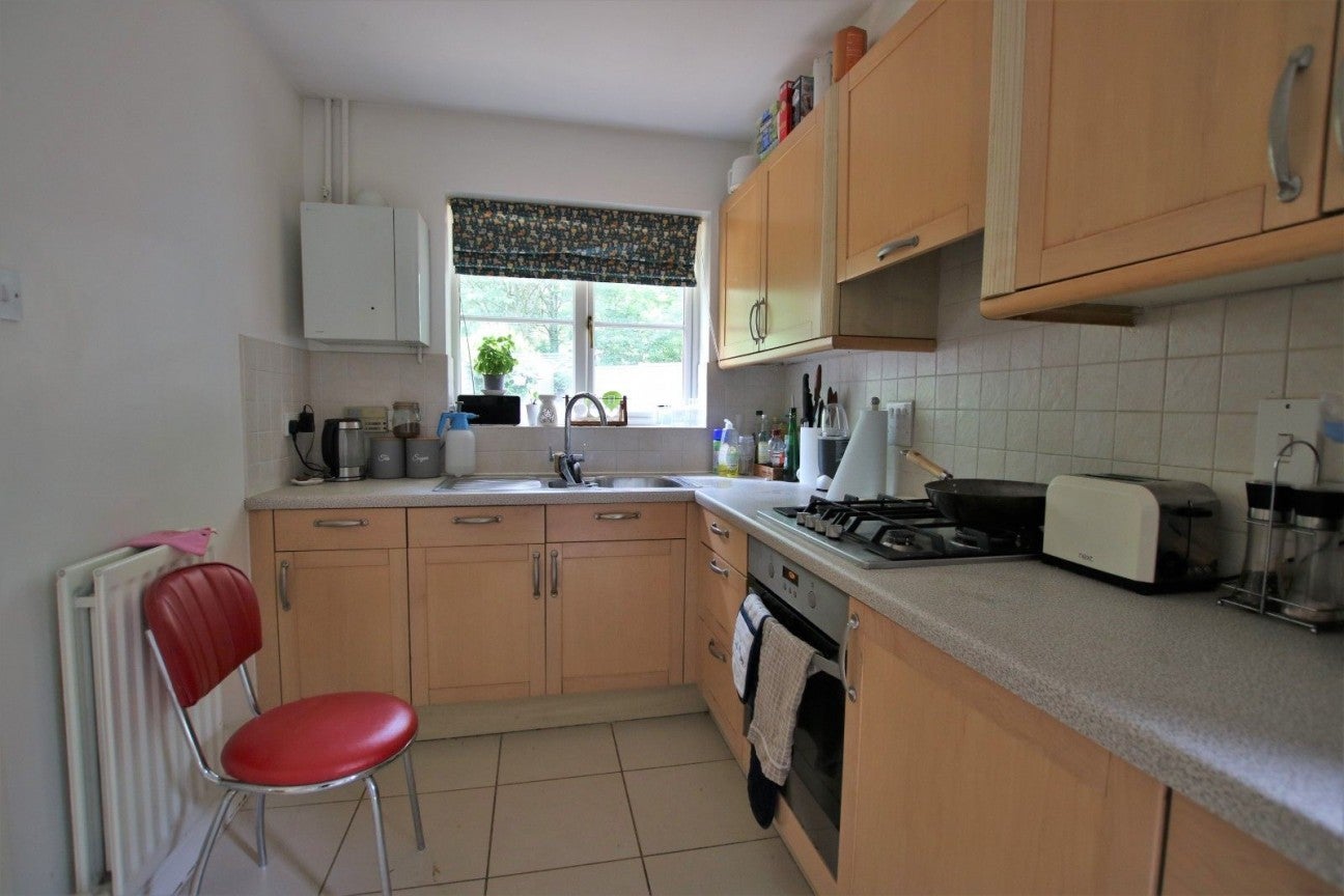 House Montague Close in Wokingham