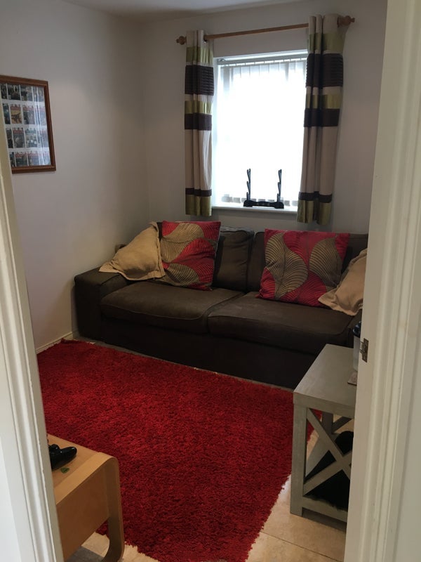 Room Schooner Way in Cardiff