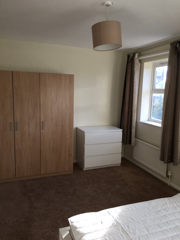 Room Schooner Way in Cardiff
