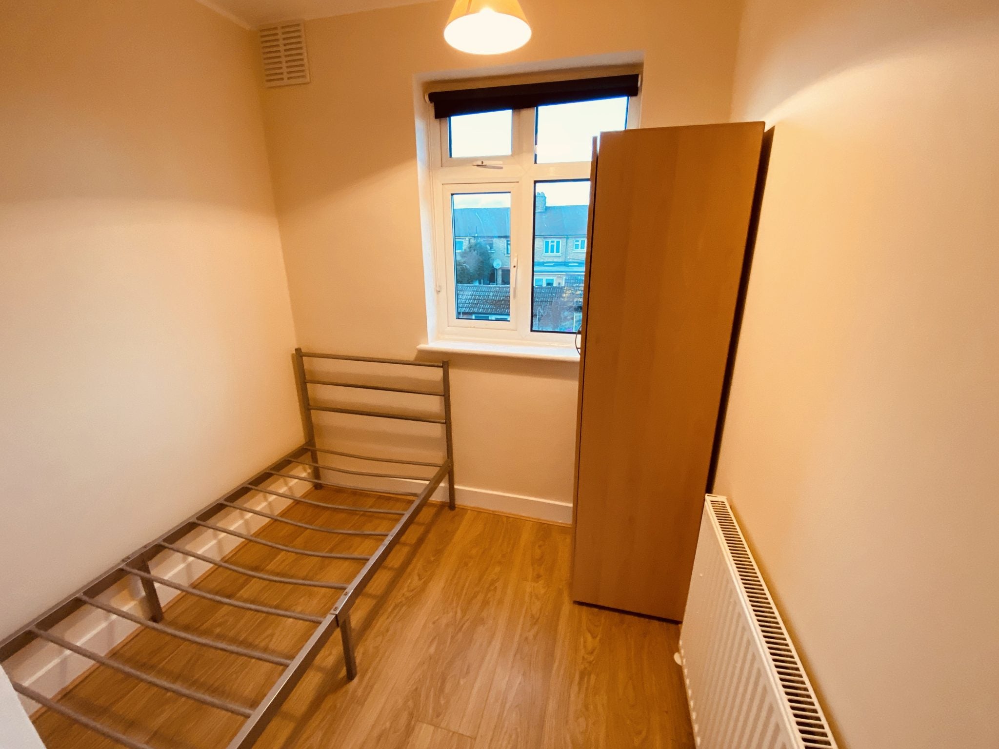 Flat Staines Road in Greater London