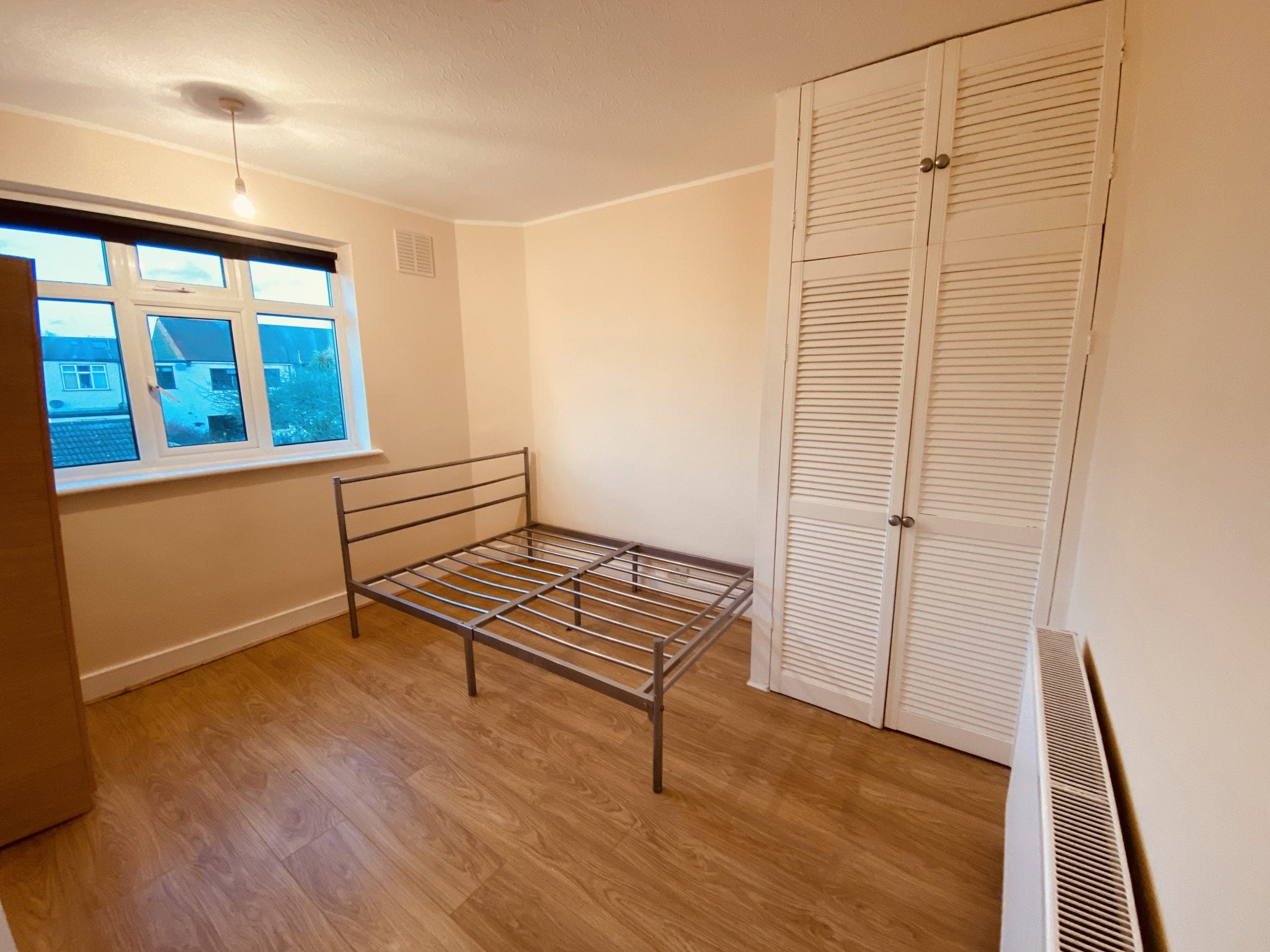 Flat Staines Road in Greater London