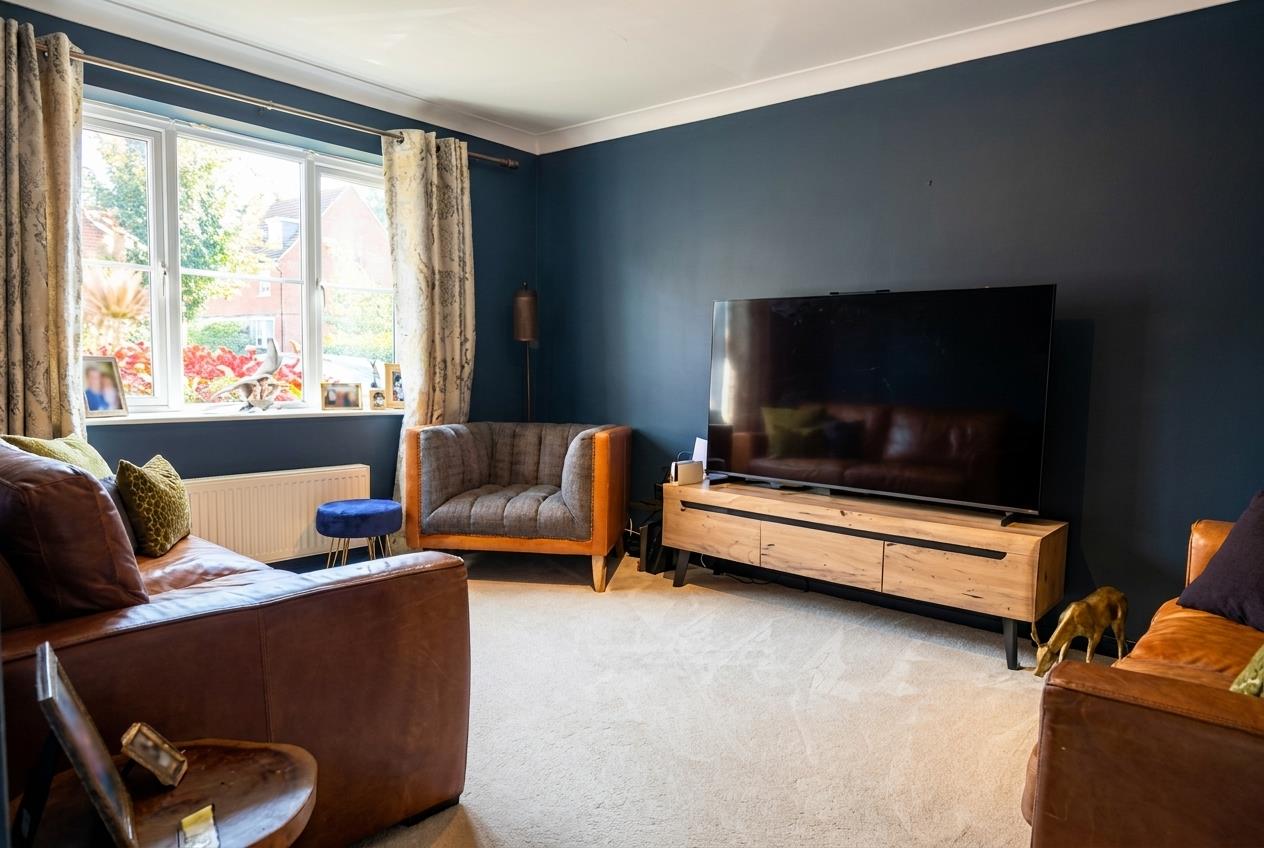 House Greenlea Close in Leeds