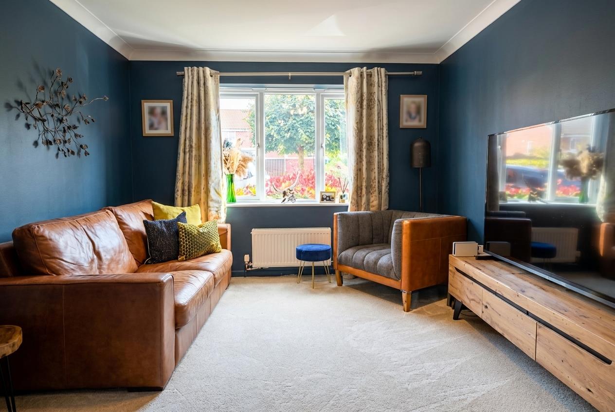House Greenlea Close in Leeds