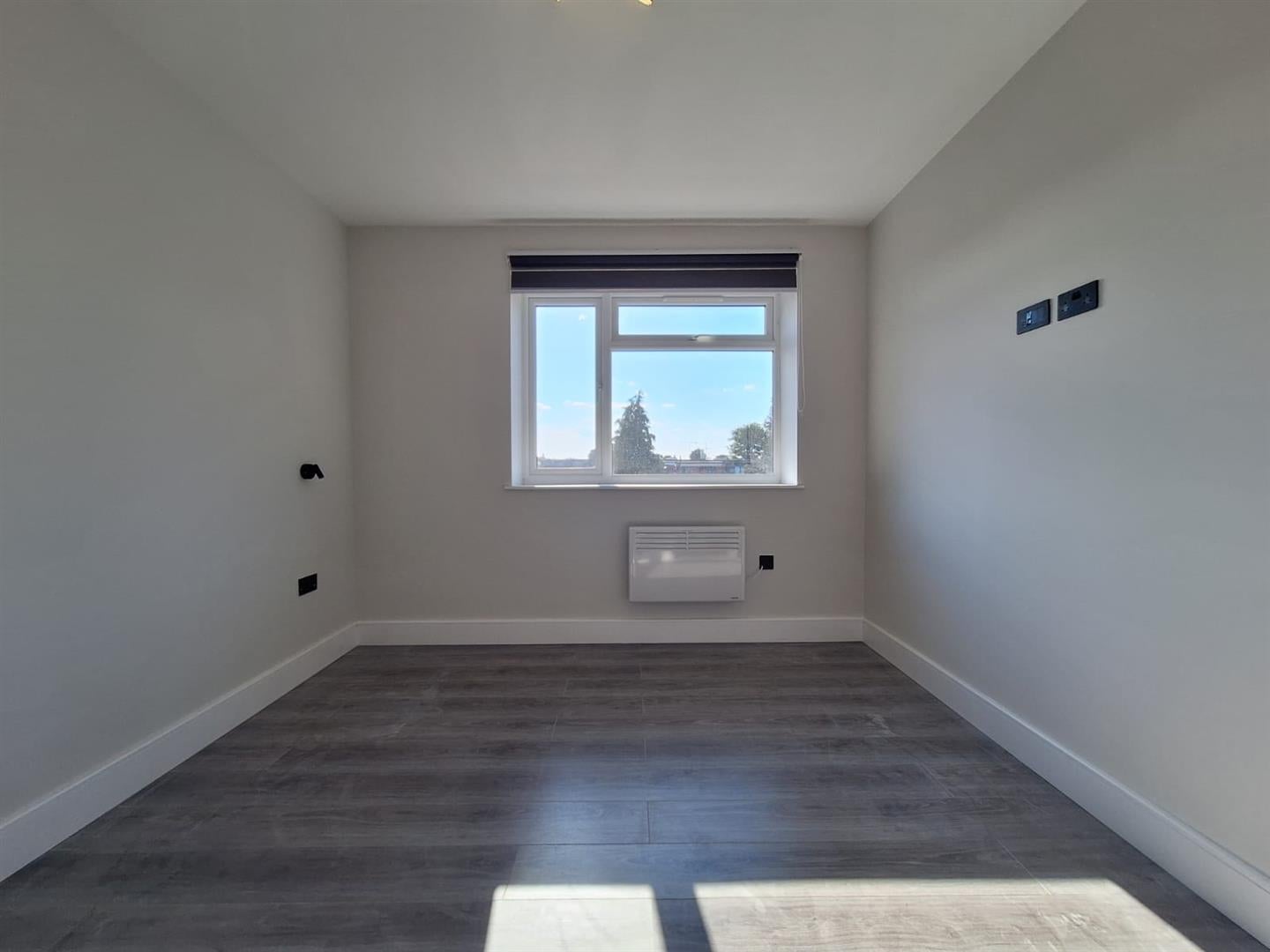 Flat Serbin Close in Greater London