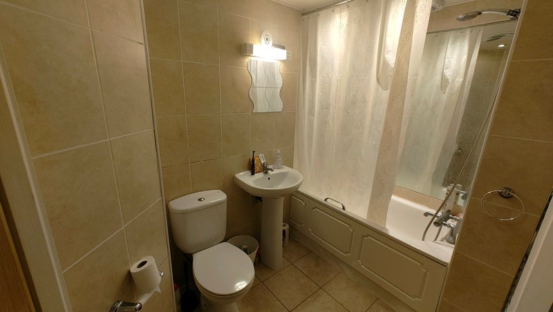 Room Greens End in Greater London