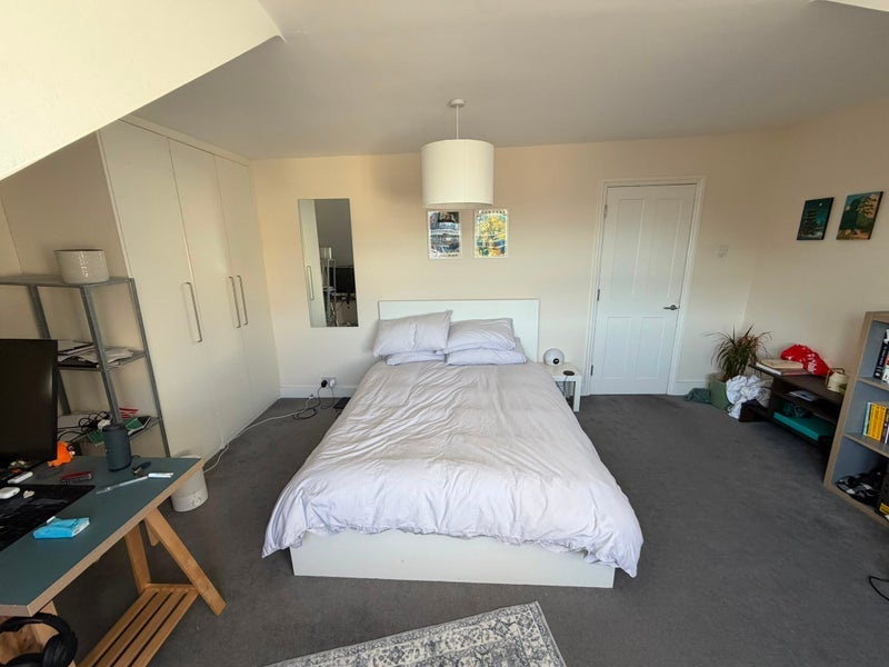 Room Lower Richmond Road in Greater London