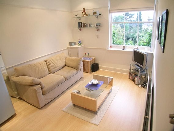 Flat Uxbridge Road in Greater London
