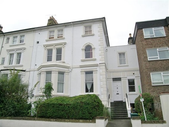 Flat Uxbridge Road in Greater London