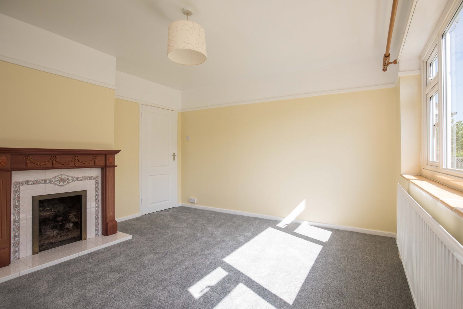Flat Blair Avenue in Elmbridge