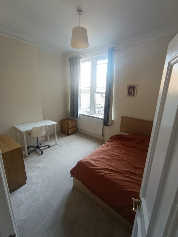 Room Camberwell Grove in Greater London