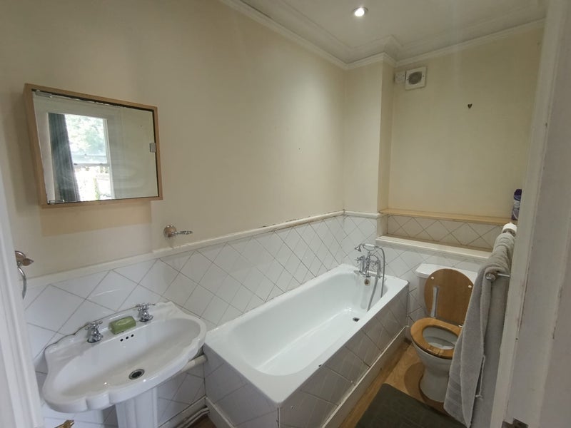 Room Camberwell Grove in Greater London