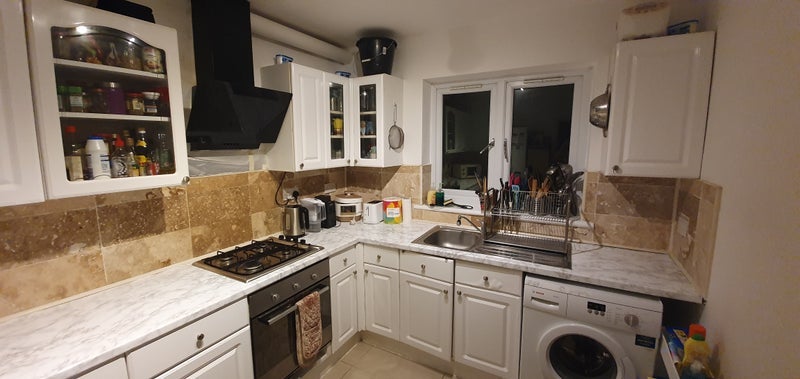 Room Roslyn Road in Greater London