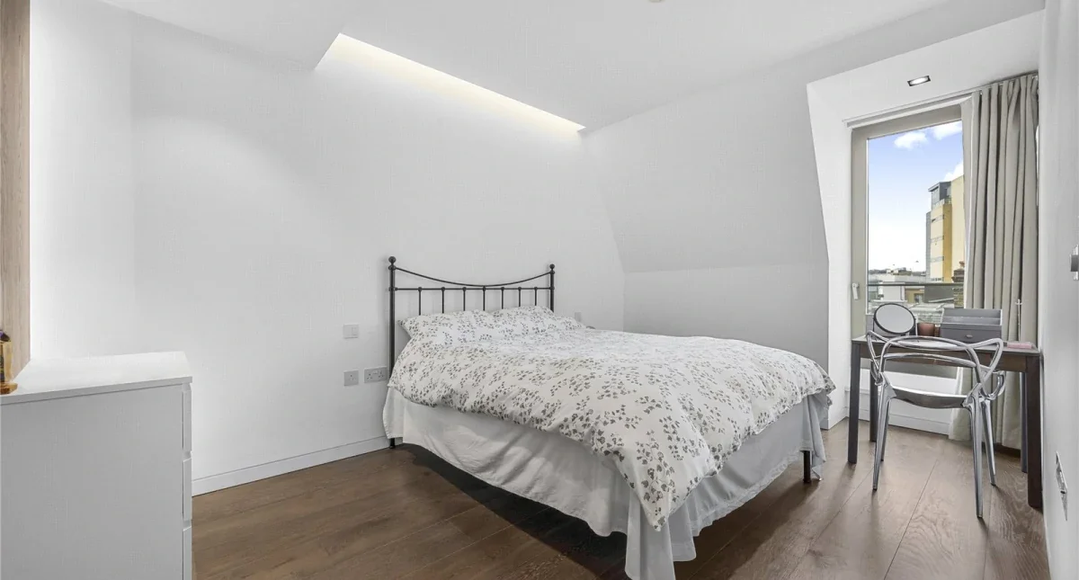 Flat Riding House Street in City of Westminster