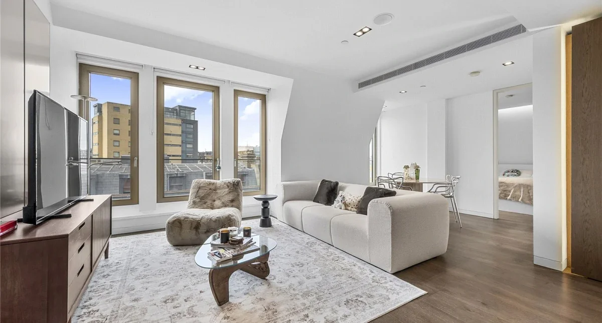 Flat Riding House Street in City of Westminster