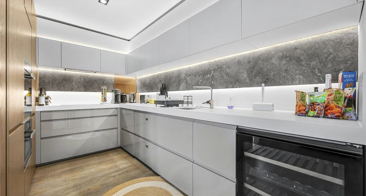 Flat Riding House Street in City of Westminster