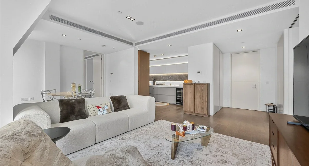 Flat Riding House Street in City of Westminster