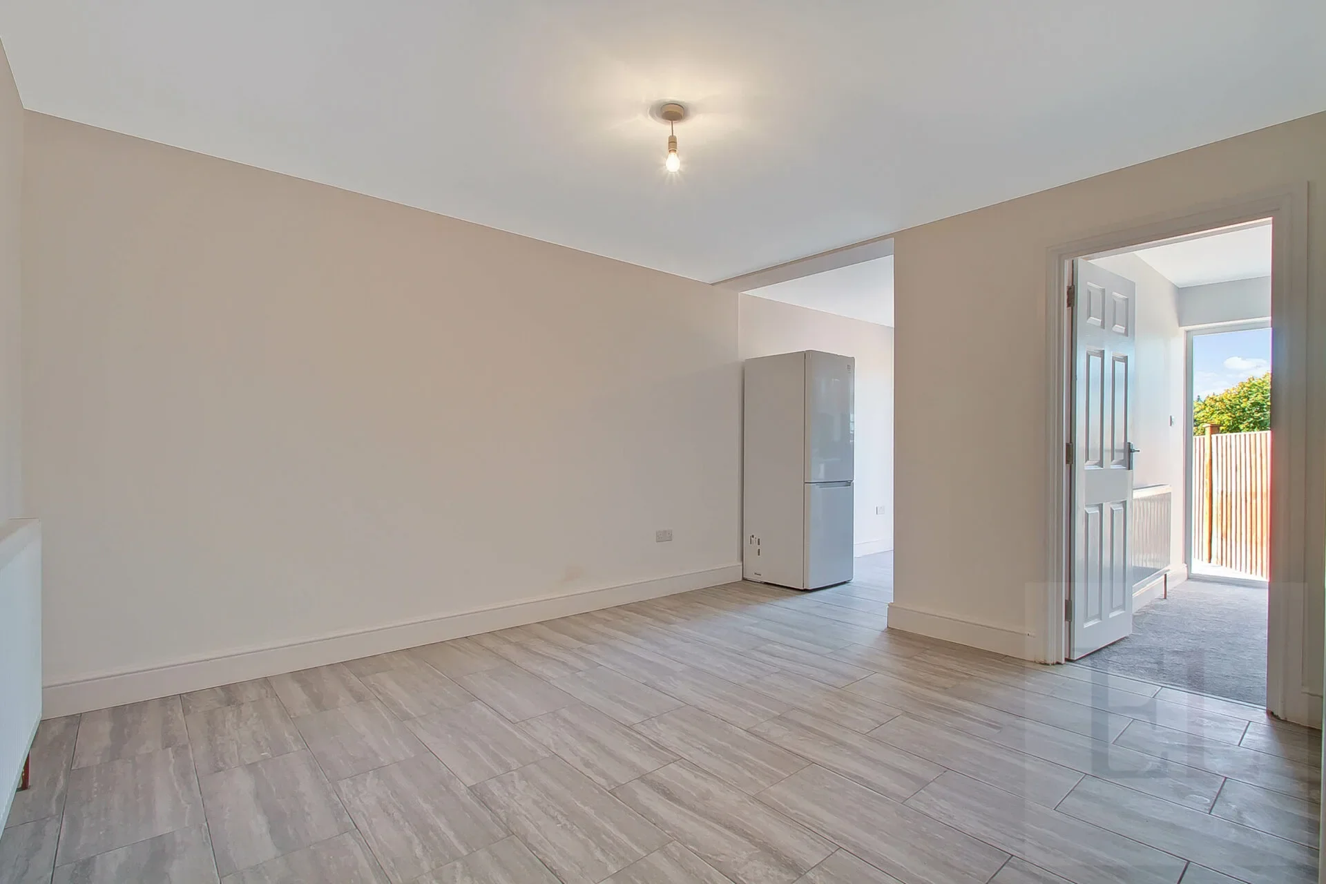 Flat Balmoral Road in Greater London