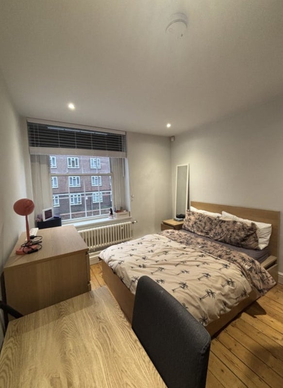 Room Fitz-James Avenue in Greater London