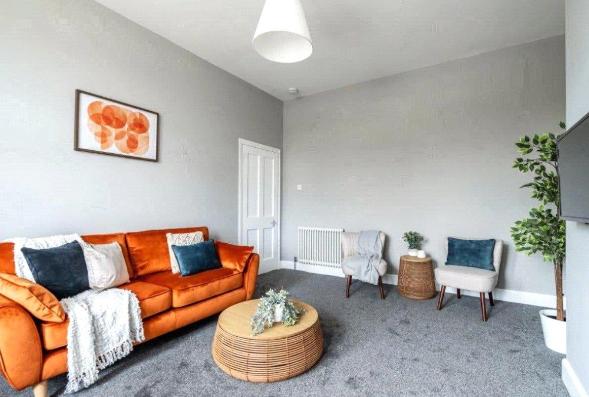 Flat Park Avenue in Greater London