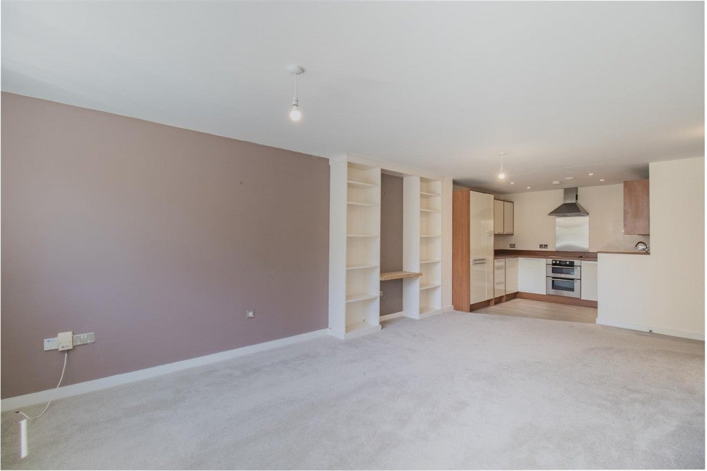 Flat Jessop Avenue in Cheltenham