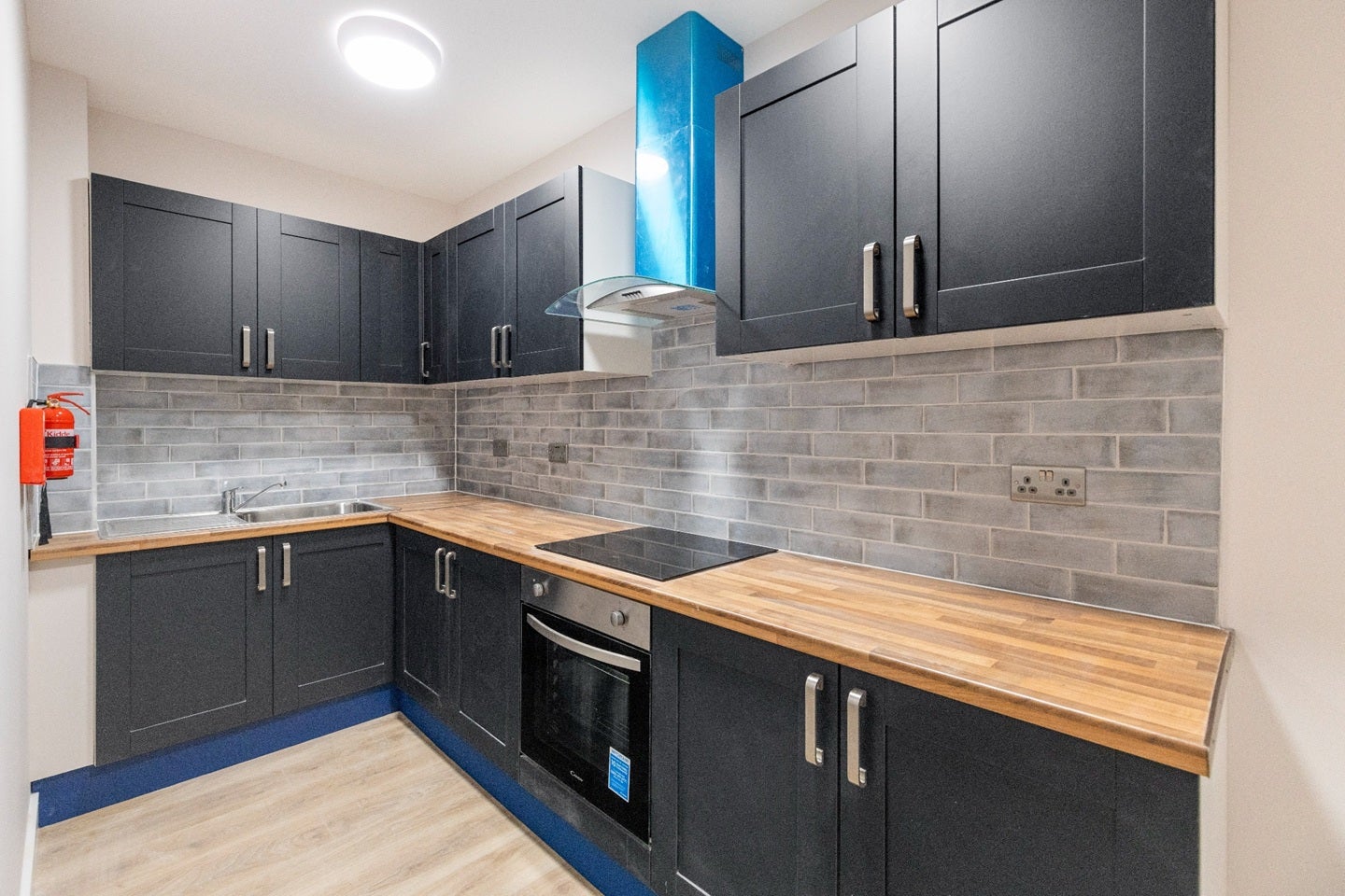 Flat Hendon Way in Greater London