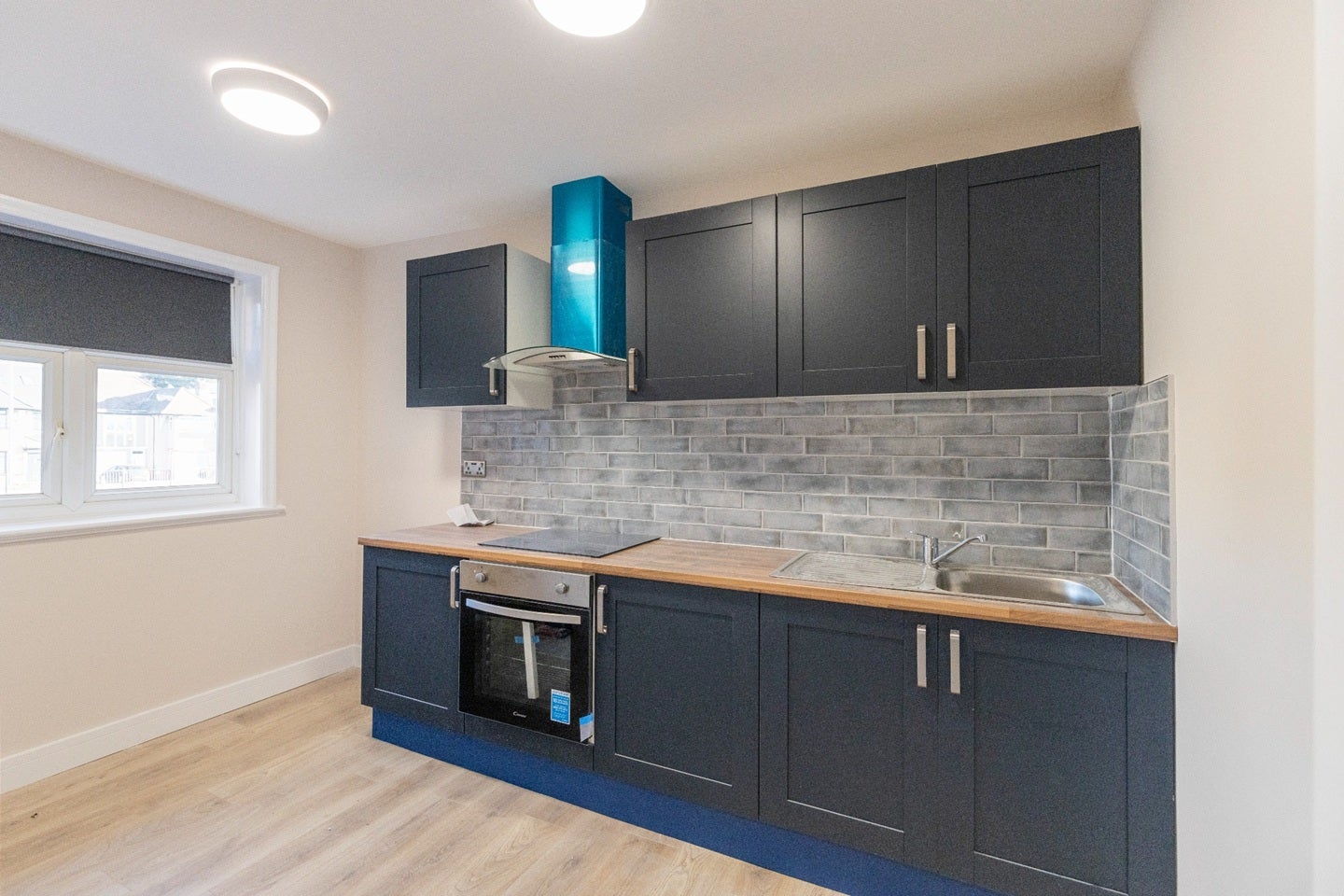 Flat Hendon Way in Greater London