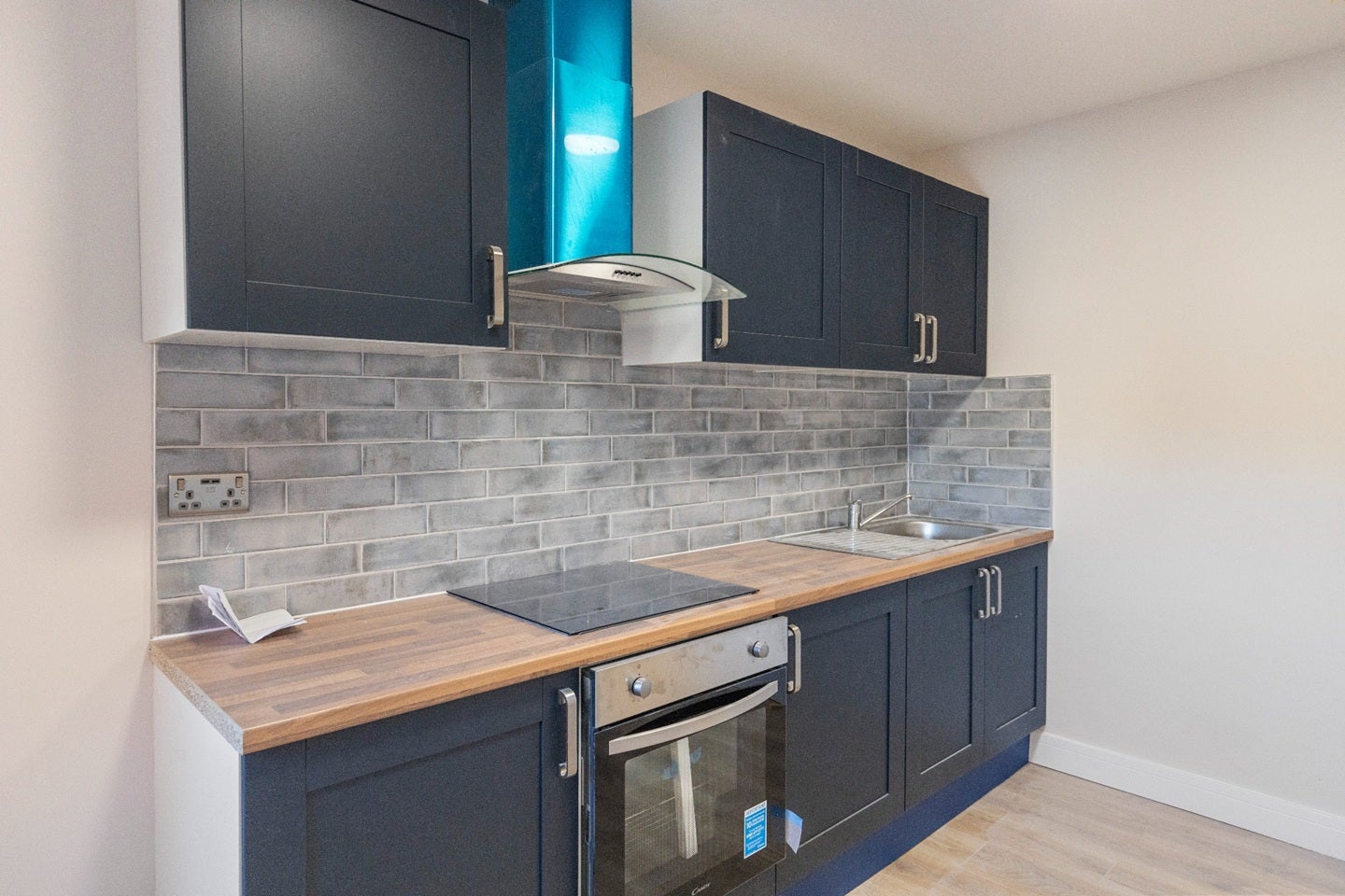 Flat Hendon Way in Greater London