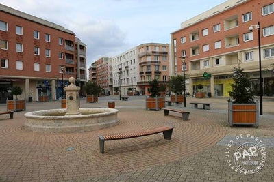 Appartement Place de Paris à Élancourt