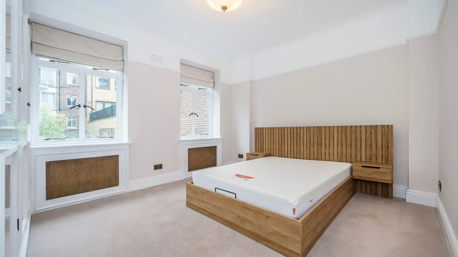 Flat Upper Grosvenor Street in City of Westminster