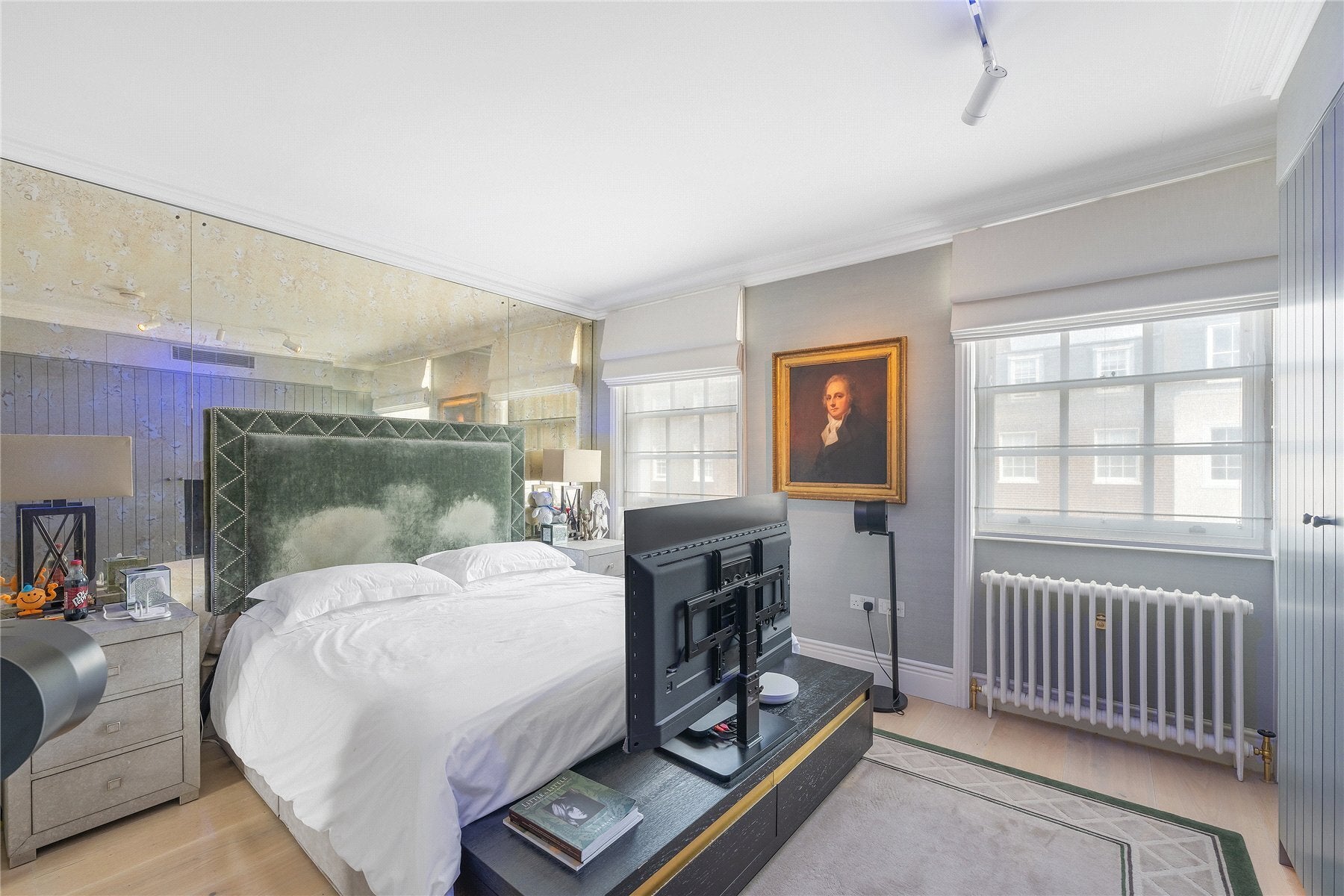 House Eaton Terrace in City of Westminster