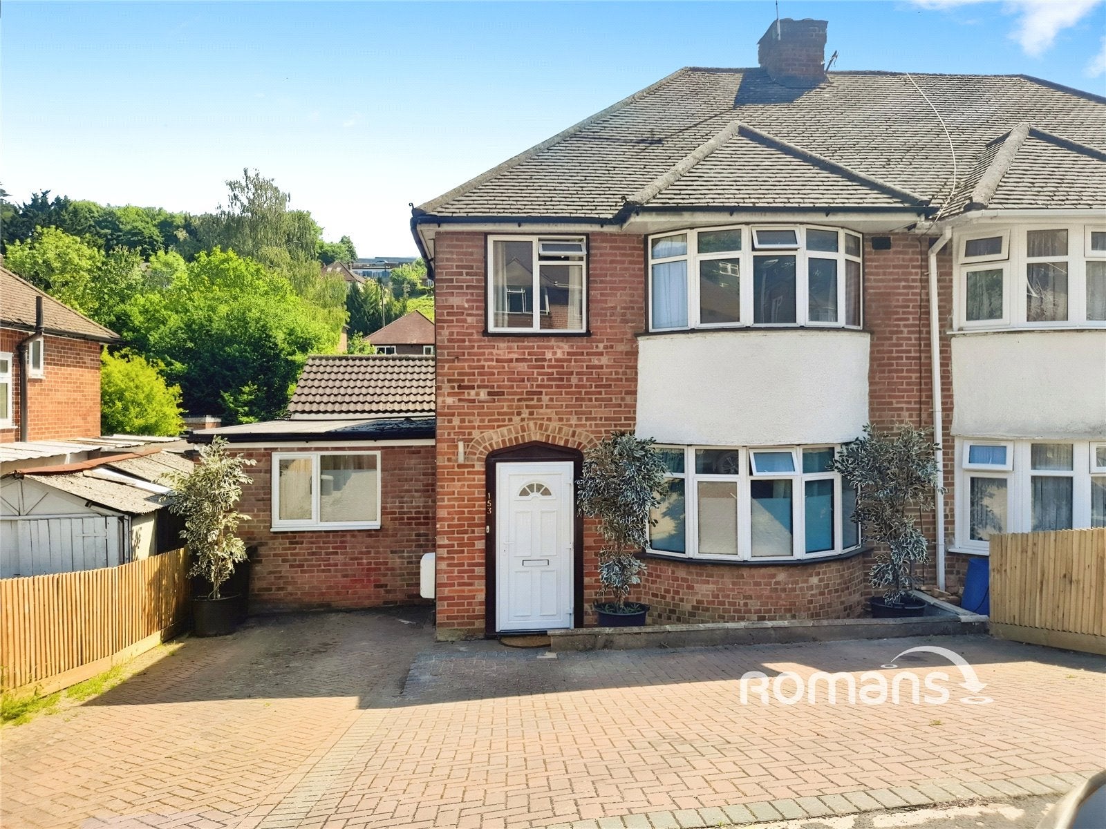 Flat Chairborough Road in High Wycombe