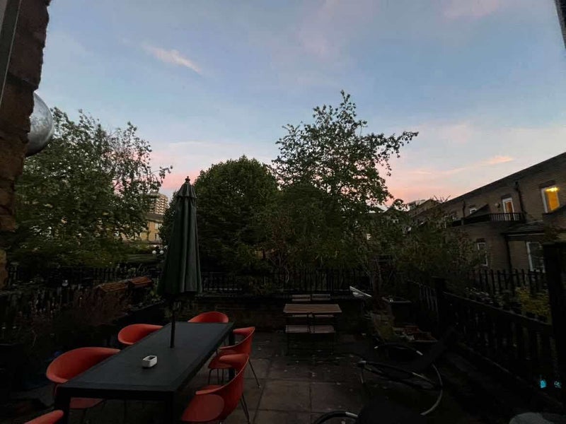 Room Hooper Street in Greater London