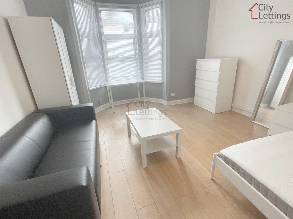 Flat Bentinck Road in Nottingham