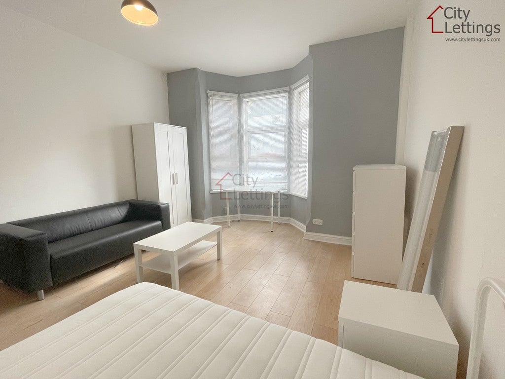 Flat Bentinck Road in Nottingham