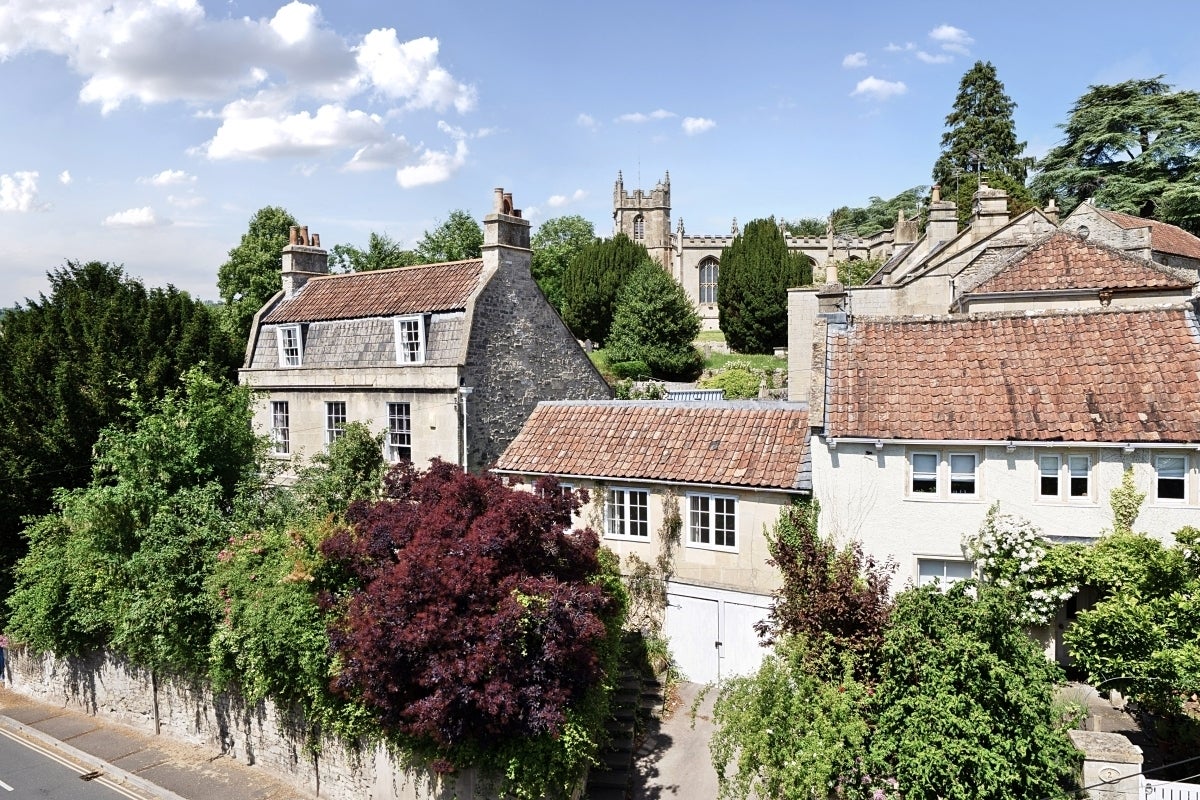 Flat Crown Hill in Bath